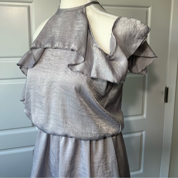 Charlotte Russe SM Silver Gray Shimmer Fringe Halter Neck Cold Shoulder Romper - Picture 3 of 7